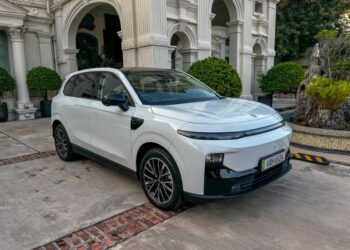 HARGA rasmi bermula dari RM108,000 untuk varian Life dan RM119,000 untuk varian Design.