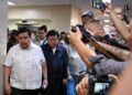 JOSE JINGGOY ESTRADA (kiri). - AFP