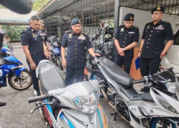 MUHAMMAD Kifli Ma Hassan (dua dari kiri) ketika sidang akhbar Op Extreme di Pejabat JPJ Kuala Lumpur di sini hari ini.