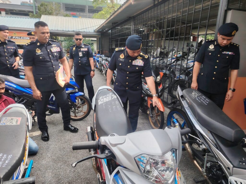 Sanggup berhabis RM18,000 ubah suai motor secara e