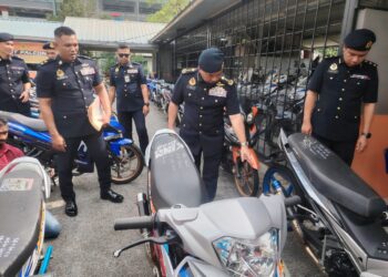 MUHAMMAD Kifli Ma Hassan (dua dari kanan) ketika sidang akhbar Op Extreme di Pejabat JPJ Kuala Lumpur di sini hari ini.