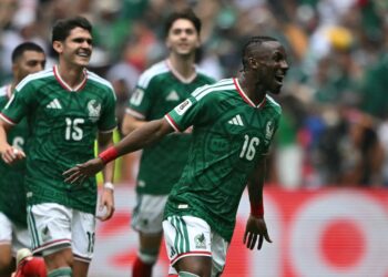 QUINONES menjaringkan gol pada minit kesembilan dalam aksi pembukaan Piala Dunia 2026 menentang Afrika Selatan di Stadium Azteca, hari ini.-AFP