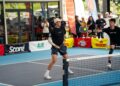 KHOO Er Yang (kanan) ketika beraksi dalam perlawanan akhir beregu lelaki pada Kejohanan Pickleball Malaysia AmBank 2026 di Kelab Raket Playa, Subang Jaya, semalam. - IHSAN PENGANJUR