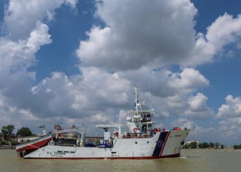 KAPAL Latihan Cermin (KL Cermin) milik Akademi Perikanan Malaysia kembali beroperasi selepas melalui kerja-kerja baik pulih  dan naik taraf. - UTUSAN/PUQTRA HAIRRY