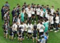 Pemain Jepun berkumpul di tengah padang selepas tewas 1-2 kepada Brazil dalam perlawanan Pusingan 32 Terbaik Piala Dunia FIFA 2026 di Stadium Houston, semalam.-AFP