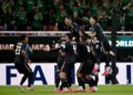 PEMAIN-Pemain Mexico meraikan kejayaan mara ke pusingan kalah mati selepas menewaskan Korea Selatan pada aksi kedua Kumpulan A di Stadium Guadalajara, hari ini.-AFP