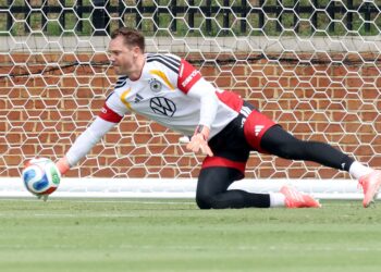 PENJAGA gol berpengalaman Jerman, Manuel Neuer mengesahkan dirinya akan menamatkan karier antarabangsa selepas berakhirnya Piala Dunia 2026.-AFP
