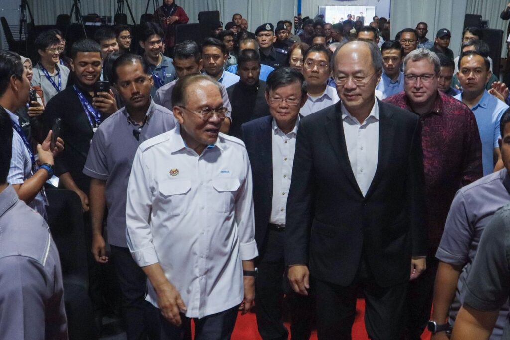 Malaysia Welcomes US-Iran Peace Efforts, Cites Global Economic Benefits