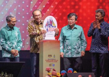 ANWAR Ibrahim pada Majlis Kemuncak Hari Wartawan Nasional (HAWANA) 2026 di Pusat Konvensyen PICCA @ Butterworth Arena, semalam.– MINGGUAN/DANIAL SAAD