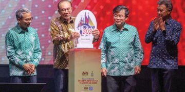 ANWAR Ibrahim pada Majlis Kemuncak Hari Wartawan Nasional (HAWANA) 2026 di Pusat Konvensyen PICCA @ Butterworth Arena, semalam.– MINGGUAN/DANIAL SAAD