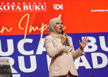 ADIBAH Omar pada program pembentangan Kajian Impak Program Pemberian Baucar Buku Guru Madani 2025 baru-baru ini.