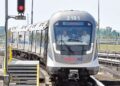 ANWAR Ibrahim melancarkan Transit Aliran Ringan (LRT) Laluan Shah Alam (LRT3) di Depoh LRT Johan Setia, Klang, Selangor semalam.-UTUSAN/SADDAM YUSOFF