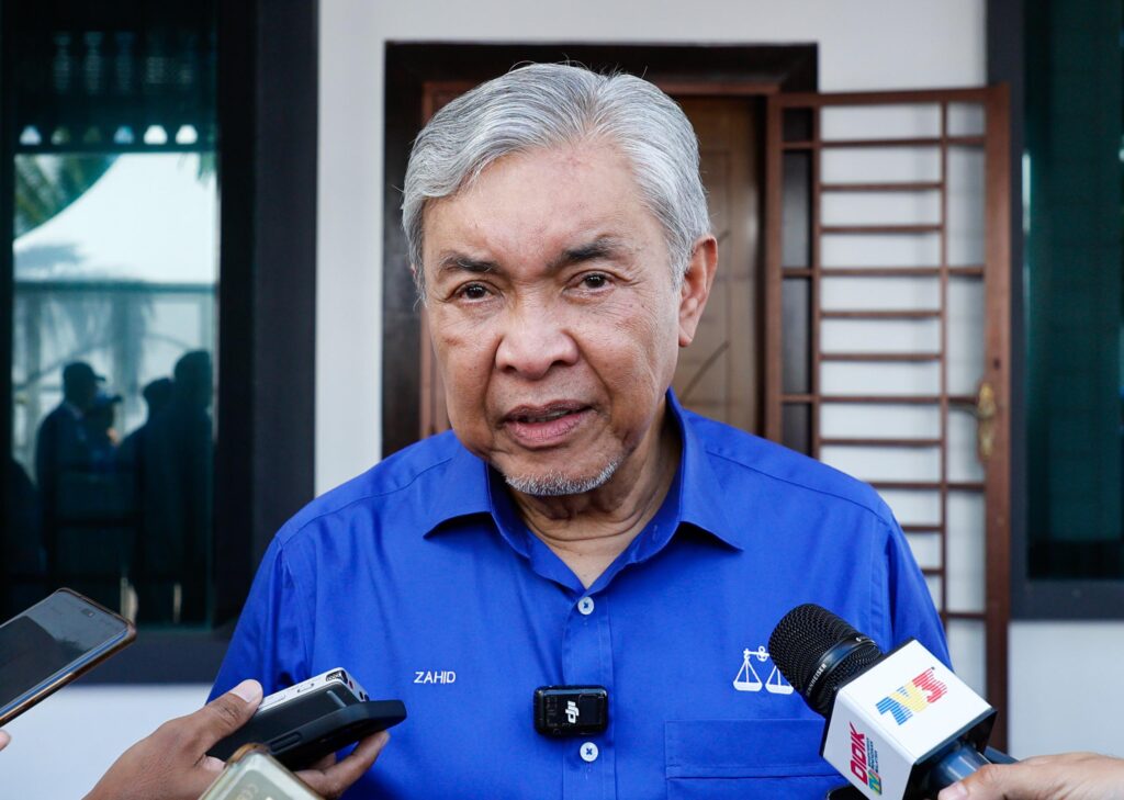 BN, PH Agree to Avoid Attacks During Johor Election Campaign