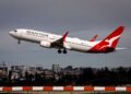 SYARIKAT penerbangan Qantas akan mengendalikan penerbangan selama 22 jam. - AFP