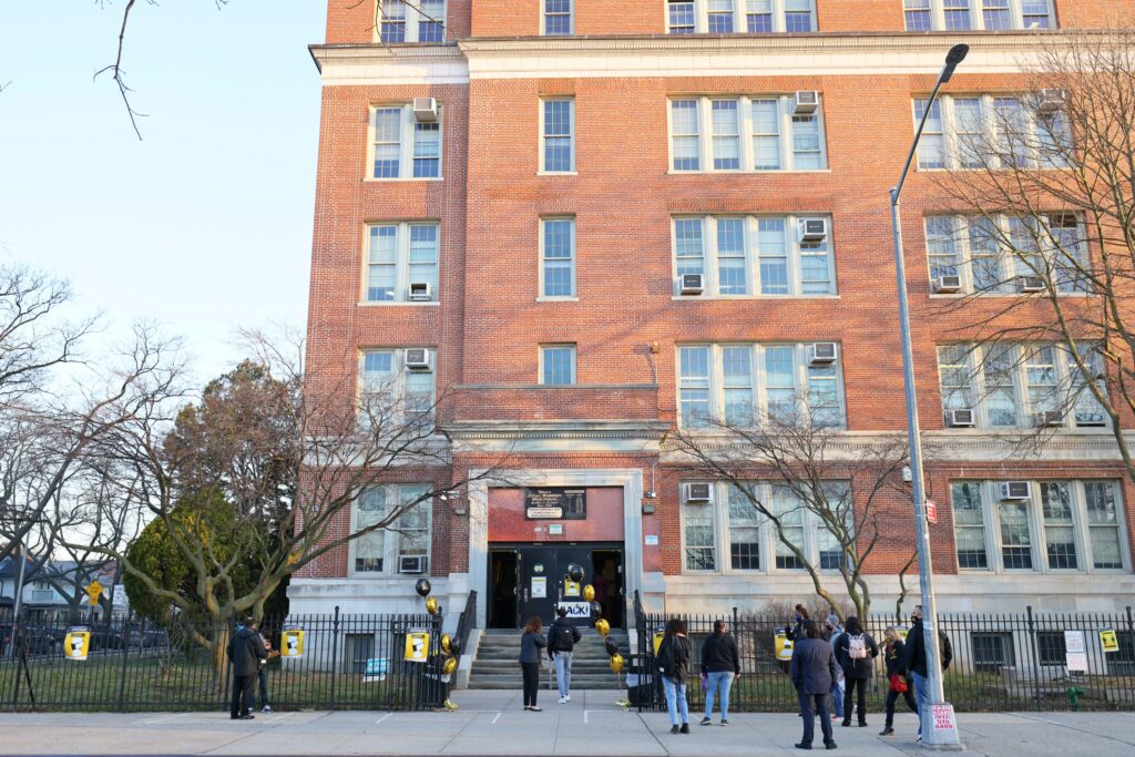 Peraturan AI di sekolah awam New York cetus kemarahan ibu bapa