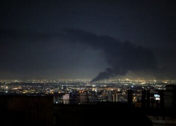 AS melancarkan gelombang baharu serangan ke atas Iran. - AFP