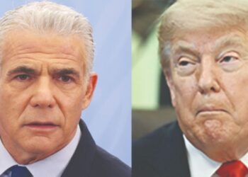 YAIR Lapid (kiri) dan Donald Trump. - AFP