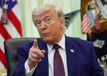 TRUMP kecam undian lulus usul undur tentera AS dari Iran. - AFP