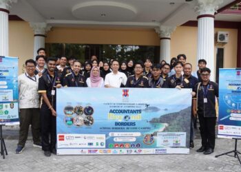 SERAMAI 21 pelajar pelajar Ijazah Sarjana Muda Perakaunan, Fakulti Keusahawanan dan Perniagaan (FKP), Universiti Malaysia Kelantan (UMK) mengikuti Program Mobiliti Antarabangsa Accountants Beyond Borders 2026 di Pekanbaru dan Dumai, Indonesia.