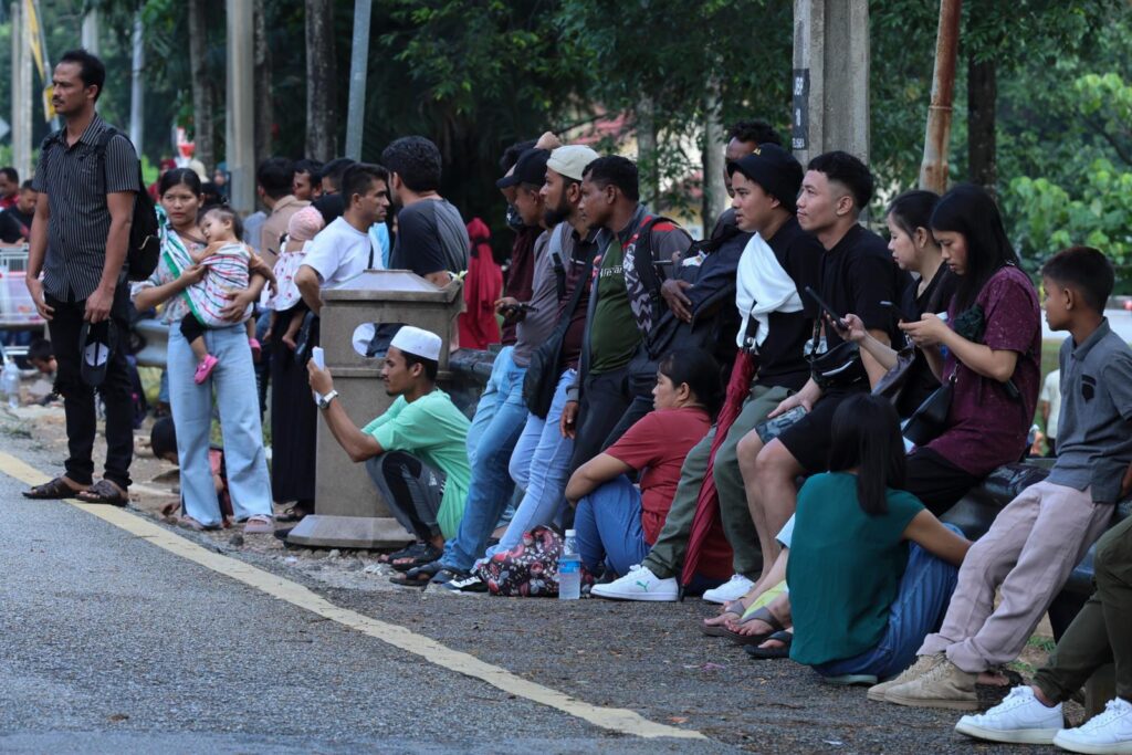 Years-Long Wait for UNHCR Cards Plagues Rohingya Refugees in Malaysia