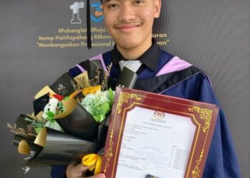AHMAD HASIF Muhaimin Ahmad Mahyuddin,menunjukkan kecemerlangan dalam bidang akademik  bercita cita menjadi jurutera kcerdasan buatan