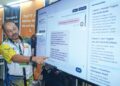 PROF Dr. Nordin Mamat menunjukkan sistem rujukan pintar berasaskan kecerdasan buatan (AI) dalam program Private and International School Fair  (PISF) di ibu negara baru-baru ini.