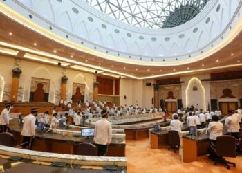 SPEAKER DUN Johor, Datuk Mohd. Puad Zarkashi sahkan telah hantar warta pembubaran DUN kepada SPR hari ini.
