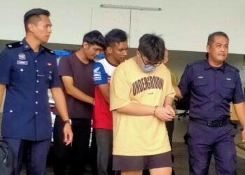 PEMUDA berusia 19 tahun yang memandu kereta secara melulu dan merbahaya sehingga menyebabkan empat sekeluarga dan abangnya maut disambung reman selama dua hari oleh Mahkamah Majistret Muar.