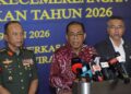 MOHAMED Khaled Nordin pada sidang akhbar selepas Majlis Penyampaian Anugerah Kecemerlangan Pendidikan Tahun 2026 di Dewan Perkasa, Wisma Perwira ATM, Kuala Lumpur, hari ini. - UTUSAN/AMIR KHALID