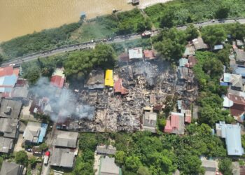 KEADAAN lokasi kebakaran yang memusnahkan 27 buah rumah di Kampung Cina, Gok Kapur, Kota Bharu, Kelantan semalam-IHSAN JBPM.