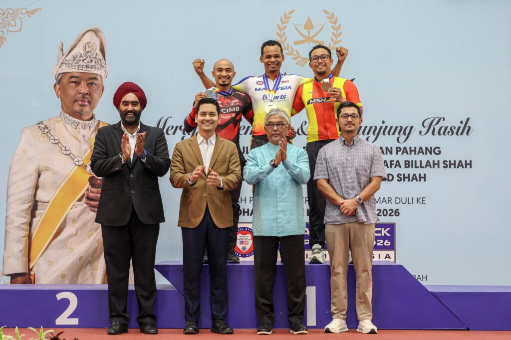 Shah Firdaus, Izzah raih emas acara keirin