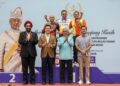 ultan Pahang, Al-Sultan Abdullah Ri’ayatuddin Al-Mustafa Billah Shah (depan, dua kanan) berkenan bergambar bersama pemenang Keirin Elit Lelaki pada Kejohanan Trek Kebangsaan Velodrom Nasional Nilai di sini hari ini.
Truut sama, Menteri Belia dan Sukan, Dr Mohamed Taufiq Johari (depan, dua kiri).-UTUSAN/FARIZ RUSADIO