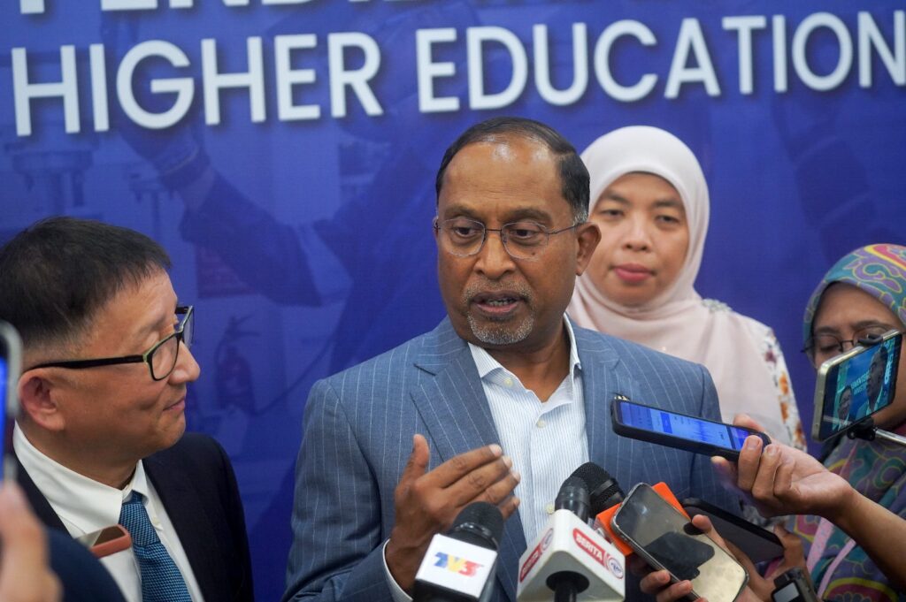 PRN Johor, N. Sembilan: Agihan kerusi berjalan lan