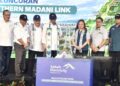 ANWAR Ibrahim merasmikan gimik pelancaran Majlis Perasmian Pecah Tanah Madani Link bertempat di Dewan Lundayeh, Sipitang, Sabah, hari ini. - IHSAN JABATAN PENERANGAN SABAH