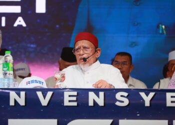 ABDUL Hadi Awang semasa berucap pada Konvensyen Reset Malaysia di Tanah Merah, Kelantan hari ini-UTUSAN/KAMARUL BISMI KAMARUZAMAN