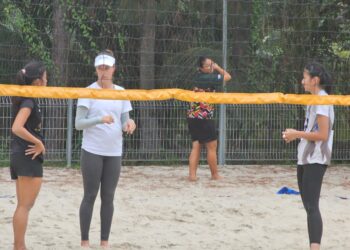 LAUREN Soderberg kini membimbing skuad bola tampar pantai wanita Malaysia.