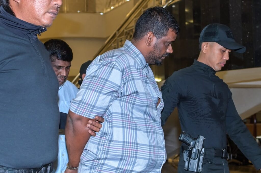 Two plead not guilty to robbing gold necklace worth over RM32,000