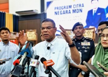 SAIFUDDIN Nasution Ismail pada sidang akhbar sempena Program Citra Negara Menteri Dalam Negeri (MDN) di Kolej Tingkatan Enam Tuanku Muhriz, Seremban, hari ini. - UTUSAN/ MOHD. SHAHJEHAN MAAMIN