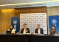 SEAN Wong (dua dari kiri) bersama Ketua Pegawai Eksekutif Allianz Life Insurance Malaysia Berhad, Giulio Slavich (dua dari kanan) dalam sidang media selepas  Mesyuarat Agung Tahunan (AGM) ke-52 Allianz Malaysia Berhad di sini semalam.