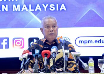 MD Amin Md Taff semasa sidang media Majlis Pengumuman Keputusan Peperiksaan STPM Tahun 2025 di Dewan Besar, Majlis Peperiksaan Malaysia, Selayang di sini hari ini. - UTUSAN/AMIR KHALID