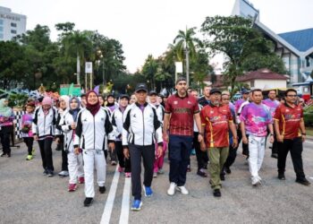Beberapa tetamu kehormat (VIP) turut hadir memeriahkan dan menyempurnakan pelepasan peserta Perfect Run Shah Alam, yang berjaya menghimpunkan ribuan peserta daripada pelbagai lapisan masyarakat.