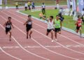 AZEEM Fahmi (tiga dari kanan) meraikan kejayaannya memenangi pingat emas 100m dalam Terbuka Malaysia di Stadium UPM, hari ini. UTUSAN/FARIZ RUSADIO