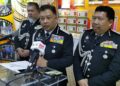 Zakaria Shaaban pada sidang akhbar selepas Majlis Perbarisan Tamat Latihan Kursus Sijil Asas dan Sijil Tinggi Keimigresenan Siri 1 2026 Jabatan Imigresen Malaysia, hari ini.
-GAMBAR : MOHD SHAHJEHAN MAAMIN.