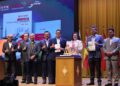 Dr. Azlinda Azman diiringi Ir. Ahmad Farhan Mohd Sadullah merasmikan Gimik Peluncuran Bulan Sinergi Putra UPM 2026 dan Peluncuran Dokumen Strategik Universiti di Serdang baru-baru iin -UTUSAN/AMIR KHALID.