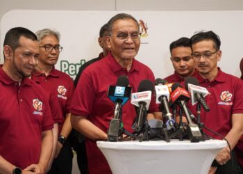 DZULKEFLY Ahmad semasa sidang media Program Cik Era Naik MRT di MRT TRX.