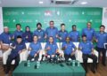 AHMAD Samsuri Mokhtar bersama Ahli Majlis Tertinggi PN selepas mesyuarat di Pejabat Agung Pas, Jalan Raja Laut, di sini. - UTUSAN/AMIR KHALID