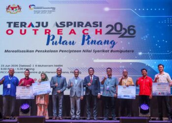 MOHD. Shahar Abdullah (lima dari kanan) pada program TERAJU Aspirasi Outreach Pulau Pinang 2026 di Pusat Konvensyen PICCA, Butterworth Arena, Pulau Pinang hari ini.-UTUSAN/DANIAL SAAD