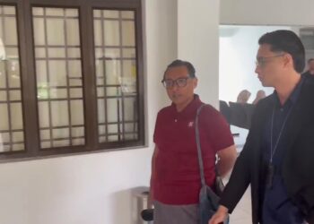 AZMAN Hakim Hassanuddin mengaku bersalah di Mahkamah Sesyen, Sepang atas lima pertuduhan membuat hantaran bersifat menghina dan mengancam beberapa ahli Kerabat Diraja Terengganu menerusi aplikasi X.