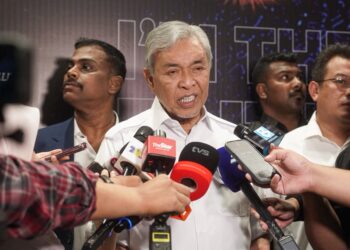 TIMBALAN Perdana Menteri, Datuk Seri Dr. Ahmad Zahid Hamidi menghadiri Majlis Perasmian Kejohanan Karate Terbuka Antarabangsa Kali ke-25 di Stadium Titiwangsa di sini, hari ini. Gambar ISKANDAR ISHAK / Pemberita AINA