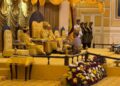 TUANKU Muhriz Tuanku Munawir berkenan menerima mengadap Undang Luak Sungei Ujong Ke-11, Muhammad Faris Johari bagi menyempurnakan pelantikan sebagai Undang Luak Sungei Ujong di Istana Besar Seri Menanti, Kuala Pilah, hari ini.-UTUSAN / NOR SHAFIQAH MOHD GHAZALI